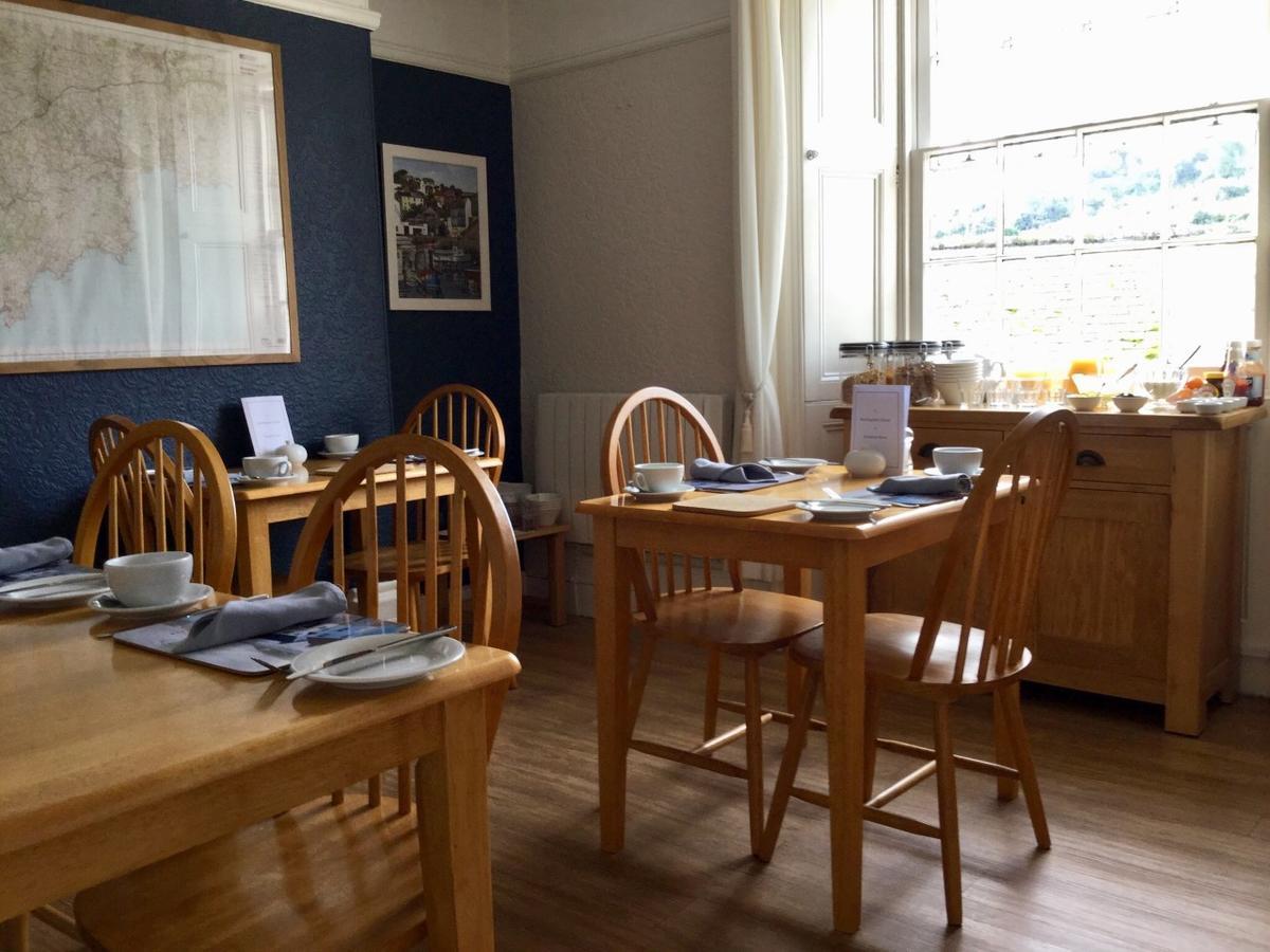 Buckingham House Bed & Breakfast เมวากิสซีย์ ภายนอก รูปภาพ