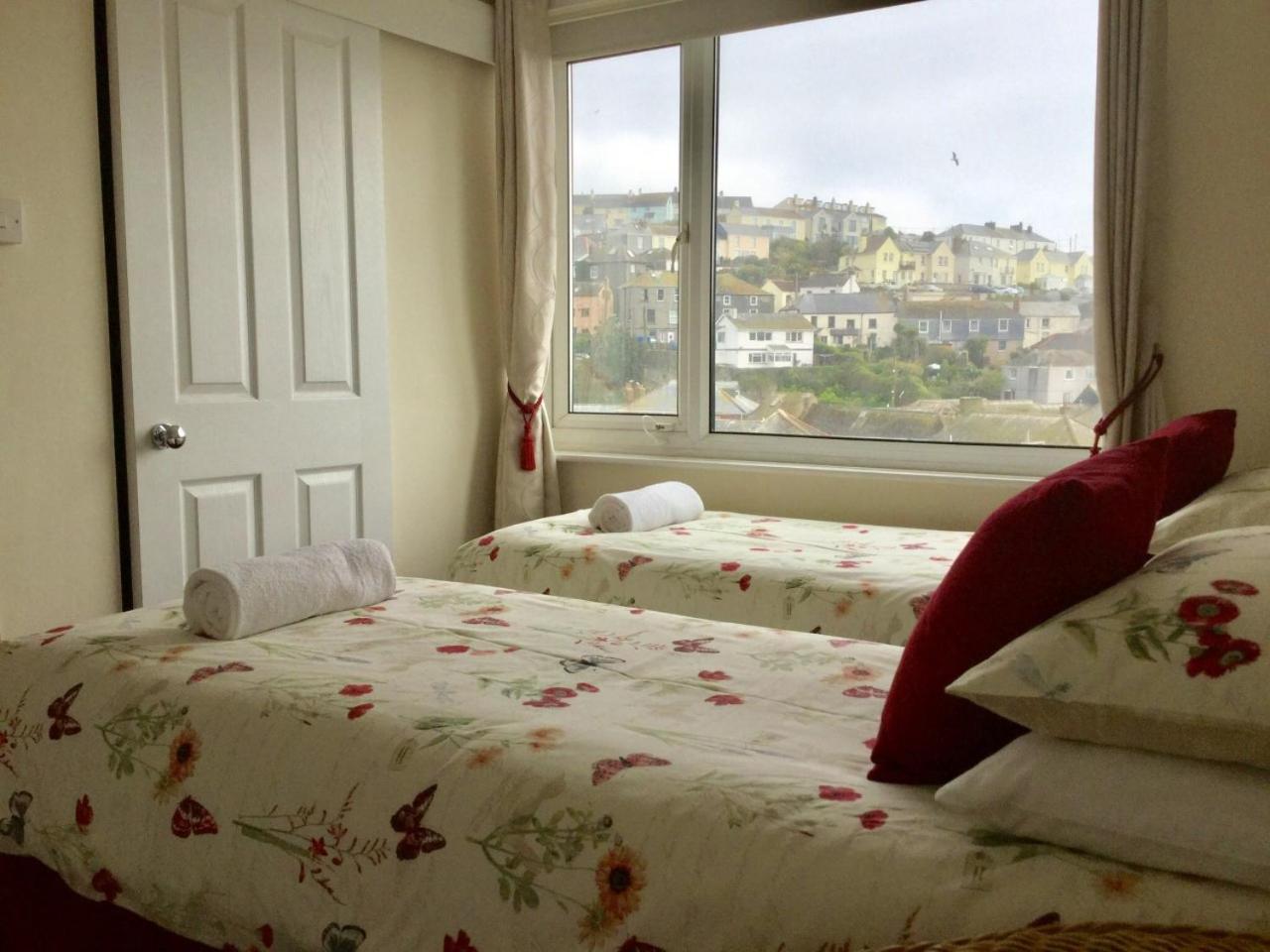 Buckingham House Bed & Breakfast เมวากิสซีย์ ภายนอก รูปภาพ