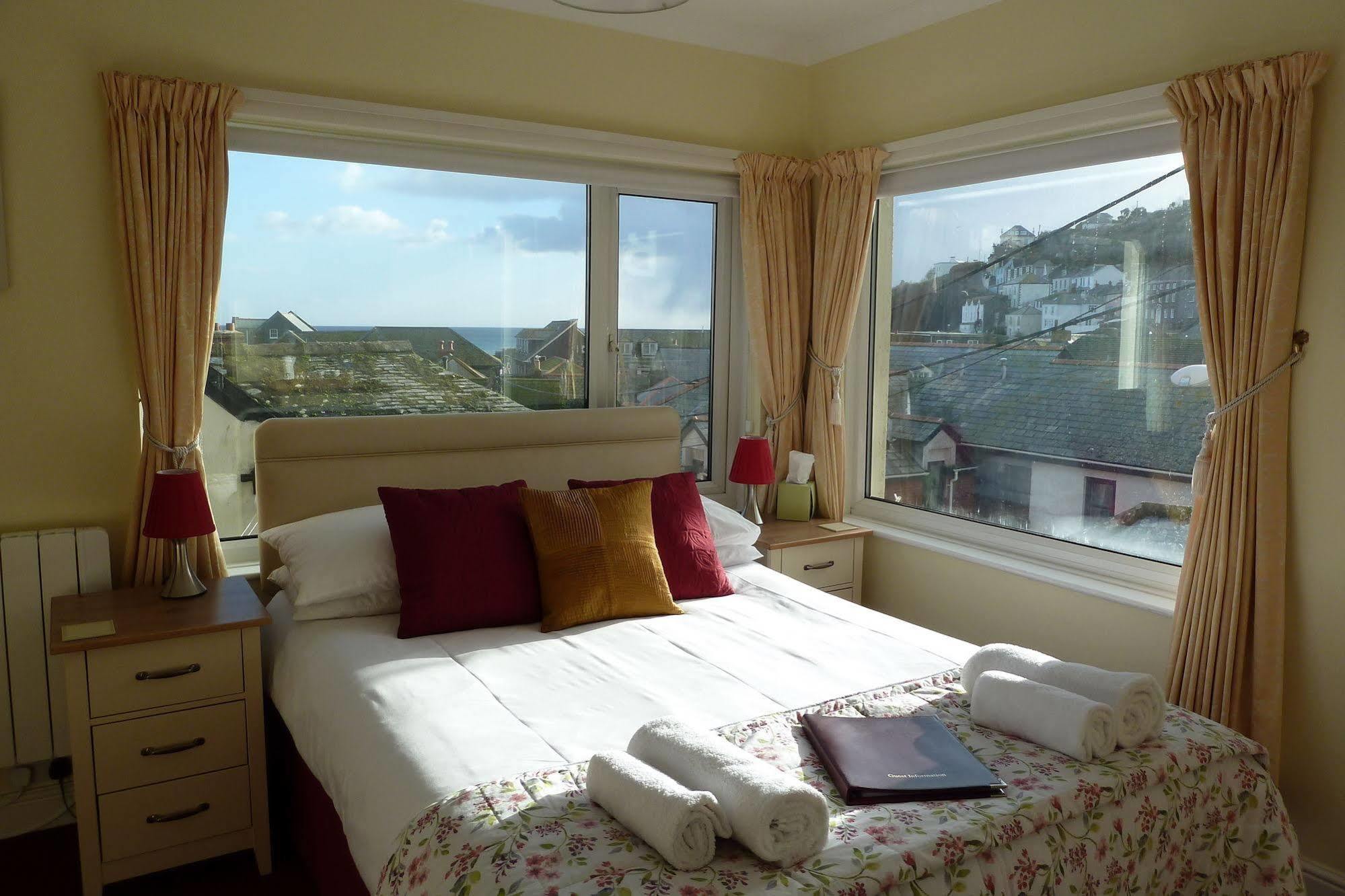 Buckingham House Bed & Breakfast เมวากิสซีย์ ภายนอก รูปภาพ