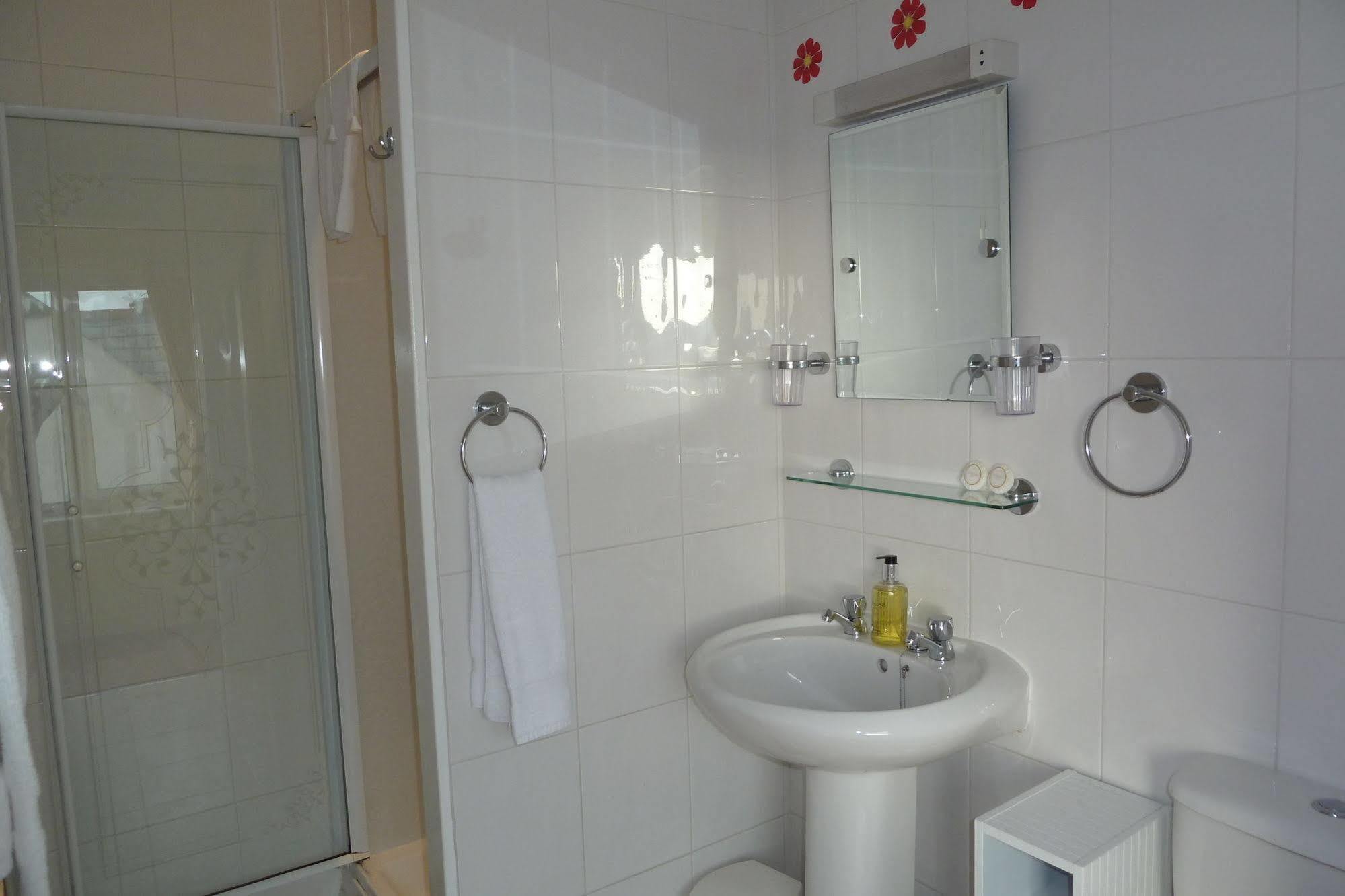 Buckingham House Bed & Breakfast เมวากิสซีย์ ภายนอก รูปภาพ